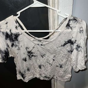 I’m selling shirts,size M-L